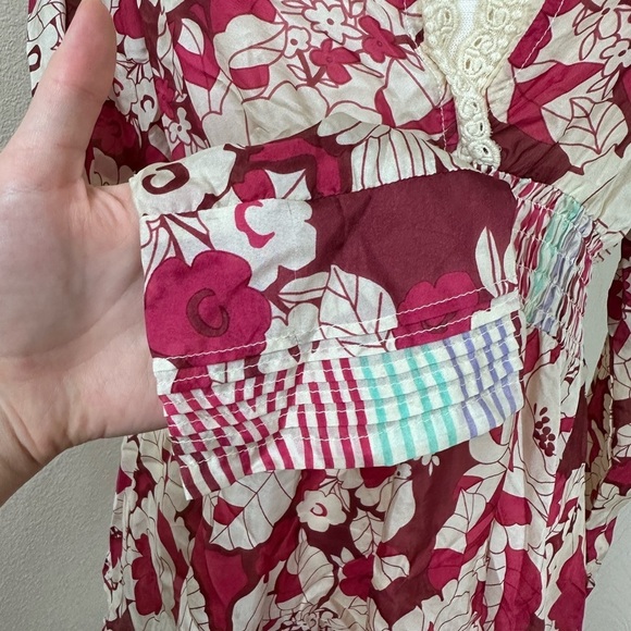 Johnny Was 100% Silk Floral Boho Tunic Blouse
Red and Cream Size XS - Picture 6 of 9